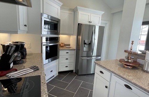 Laurens Maison | Woods Hollow - Upscale renovated home, minutes to All-Star Village