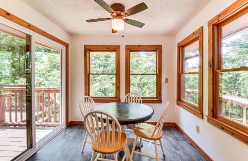 Toccoa Maison | Woodsy Hideaway 8 Mi to Henderson Falls Park!