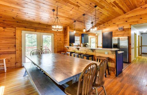 Toccoa Maison | Woodsy Hideaway 8 Mi to Henderson Falls Park!