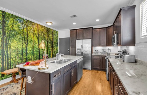 The Nations Cottage | Woodwind - Minutes to Broadway -walk to Breweries