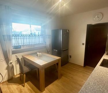 Region Hannover District Appartement | Woody Style Apartment near Langenhagen Airport
