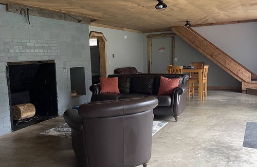 Lewis County Maison | Woof Pack Shack #3
