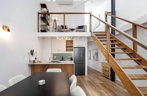 Bulimba Appartement | Woolstore Style! ~ 2Bed/2Bath/1Car ~ Teneriffe