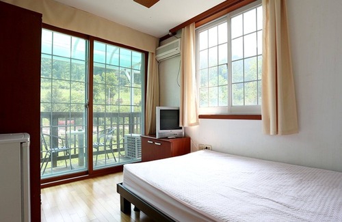 Jecheon Maison | Worak Pensionville Gauguin's House
