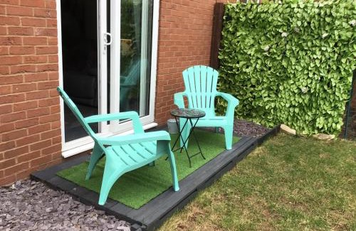 Worcester Maison | WORCESTER Fabulous Cherry Tree Mews self check in dogs welcome by prior arrangement , 2 double bedrooms ,super fast Wi-Fi, with free off road parking for 2 vehicles near Royal Hospital and woodland walks