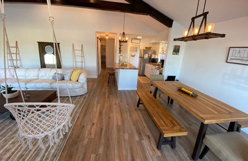 Glasser Maison | Work from home in paradise