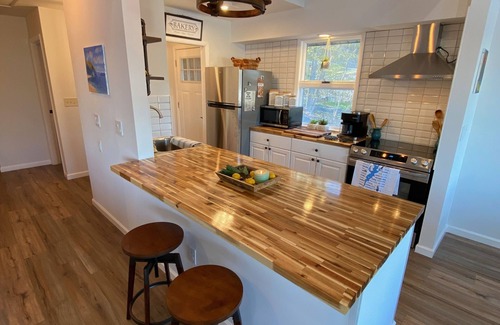 Glasser Maison | Work from home in paradise