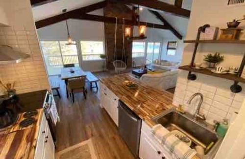 Glasser Maison | Work from home in paradise