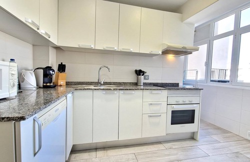 Son Armadams Appartement | Workaction in Son Armadams. 5' from Sta.Catalina. Quiet and safe. Close to STP