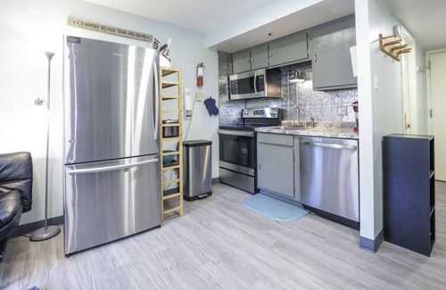 Snowshoe Appartement | Workspace Studio. Ski-In/Ski-Out. Convenient. AC!