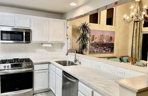 Ocean View Hills Maison | Hou la la! Piscine privée et spa avec vue sur l'océan / la baie / la ville, la climatisation, le barbecue et plus encore!