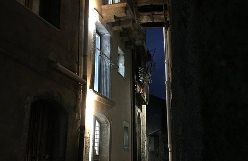 Rovittello Maison | Les écrivains se retirent dans un village médiéval