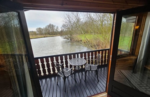 Smallburgh Location De Bateaux | Wroxham Broads Lodge Houseboat