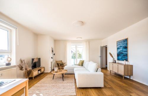 Boergerende-Rethwisch Appartement | Wunderschöne Ferienwohnung mit Feldblick und Balkon, mit kostenlosem Wlan und Strandfahrrad, Haustiere erlaubt