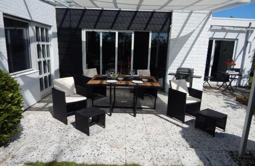 Bruinisse Maison | Wunderschoenes-freistehendes-Ferienhaus-an-der-See-Sauna-Strand-Yachthafen-WLAN
