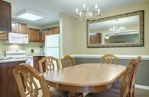 Williamsburg Copropriété | Wyndham Kingsgate | Two 2BR Suites Sleeps 12!