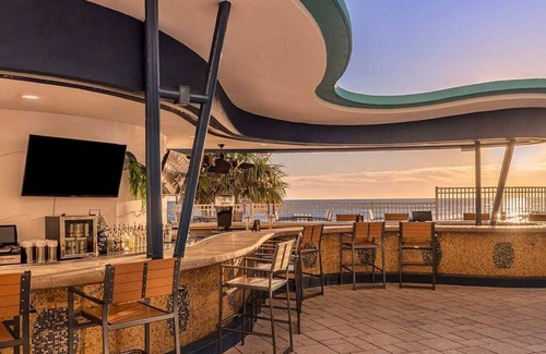 Seabreeze Historic District Station Balnéaire | Wyndham Ocean Walk - 1 Bedroom Deluxe with a Balcony - Sleeps 4! Beach Resort