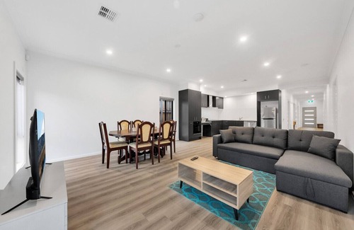 Wyndham Vale Maison | Wyndham Vale Retreat- Disability Friendly Accommodation- 4 Bedroom Holiday Home