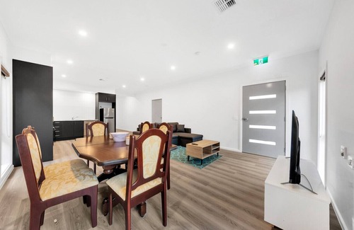Wyndham Vale Maison | Wyndham Vale Retreat- Disability Friendly Accommodation- 4 Bedroom Holiday Home
