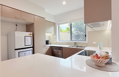 Wynnum West Maison | Wynnum West Oasis Retreat 5 Beds villa