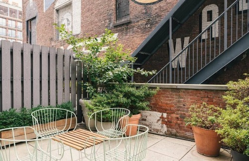 Williamsburg Hôtel | Industrial-Chic Brooklyn King, Wythe Hotel, City & Sunset Views