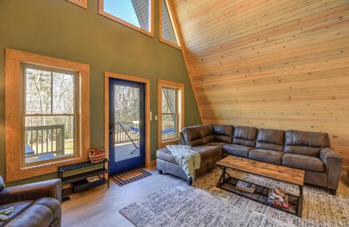 Wytheville Maison | Wytheville A-Frame Cabin with Wraparound Deck