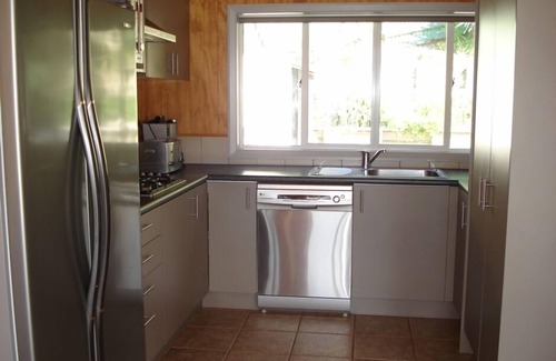 Coromandel Maison | Wyuna Bay Waterfront Bach - Coromandel Harbour