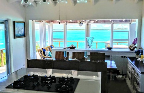 George Town Maison | Maison Xanadu. En vedette sur la vie de Bahama sur HGTV. Un refuge des Caraïbes captivant.