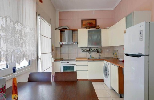 Charilaou Appartement | Xarilaou's Two-Bedroom Treasure in Thessaloniki