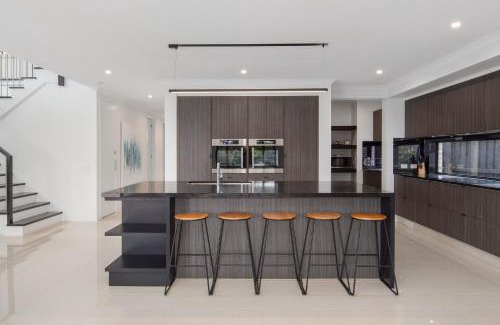 Cowes Maison | Xenia of Cowes