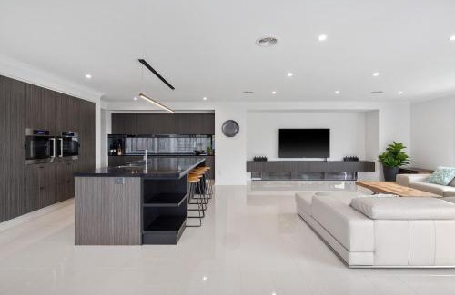 Cowes Maison | Xenia of Cowes