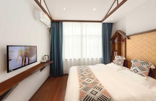 Yongding Maison | Xiaobeilou B&B Zhangjiajie Railway Station Tianmen Mountain Cableway Branch