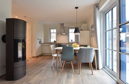 Bastorf Appartement | XL 8-room vacation home with fireplace (max. 11 people) - L7 Holiday home Strandhafer