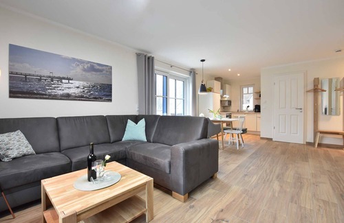 Bastorf Appartement | XL 8-room vacation home with fireplace (max. 11 people) - L7 Holiday home Strandhafer