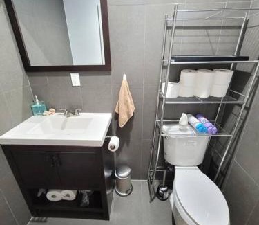 North Philadelphia East Appartement | XL Two Story Luxury Unit with FREE Street Parking!