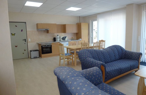 Cond Maison | Oasis de bien-être XXL pour 6 personnes adaptées aux handicapés