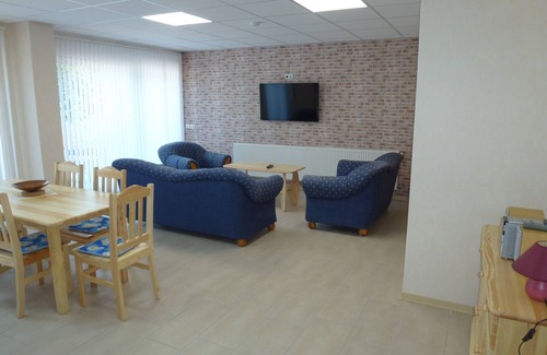 Cond Maison | Oasis de bien-être XXL pour 6 personnes adaptées aux handicapés