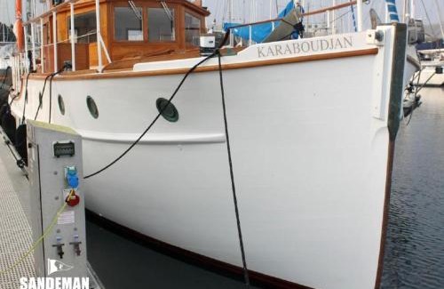 Intra Muros Location De Bateaux | Yacht KARABOUDJAN