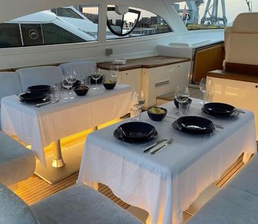 Portisco Location De Bateaux | Yacht Rizzardi 23 metri 4 cabine