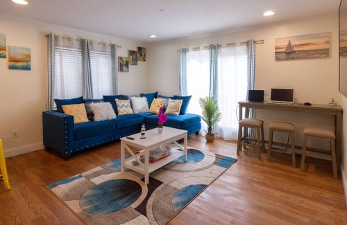 Freeport Maison | Yachtsman's Cove! Features 3 Levels Living Space in Freeport, NY