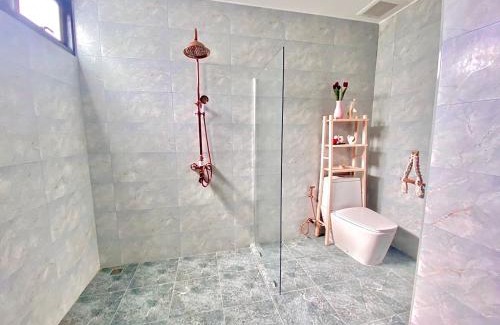 Nakhon Phanom Villa | Yada house onsen pool villa