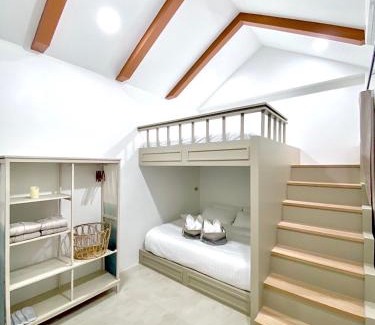 Nakhon Phanom Villa | Yada house onsen pool villa