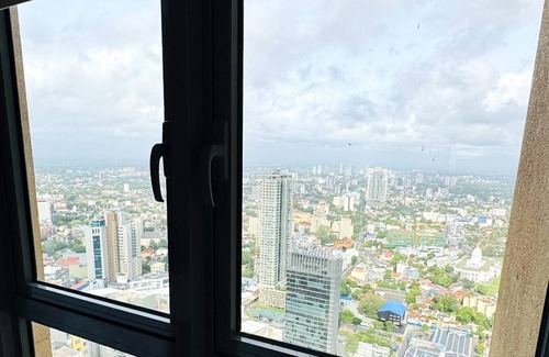 Hunupitiya Appartement | YAKA Trizen Luxury Apartments Colombo - 51 Floor 2BR with Stunning Views