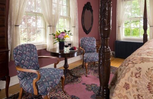 Town of Varick Lit Et Petit-Déjeuner | Yale Manor B&B & Yurt Glamping