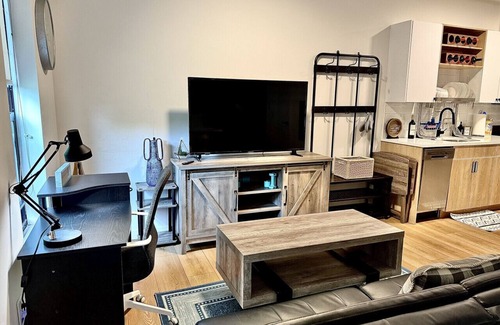 Dwight Appartement | Yale New Haven Stay—modern, fully furnished studio in the heart of downtown.