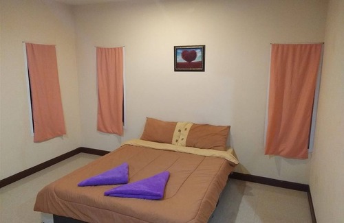 Nikhom Phatthana Hôtel | Yamsurl House Resort
