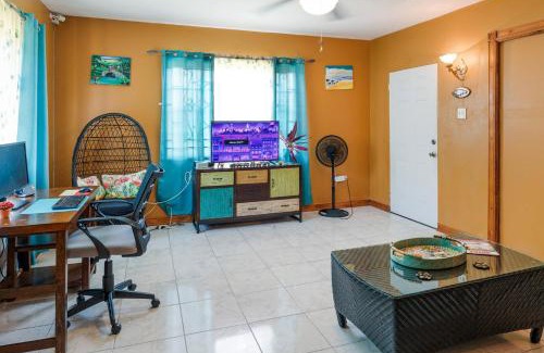 Albion Villa | YanceyLargoEstate 2BR Villa with Mountain Views