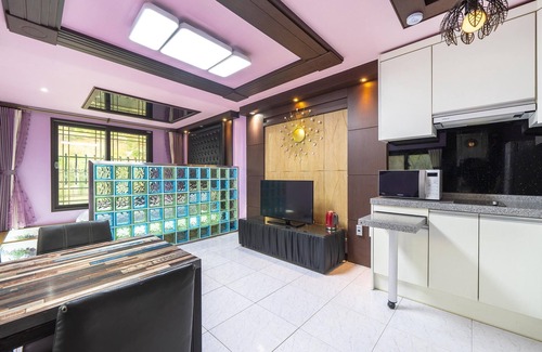 Hongcheon Maison | Yangpyeong Flower Caravan Pension
