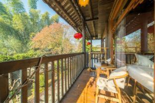 Yangshuo Maison | Yangshuo Tea Cozy-one way Free pick up from airport or TS 4 nights
