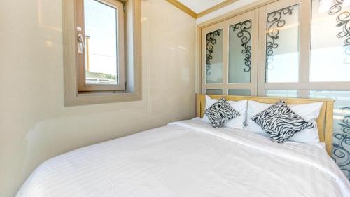 Sokcho Maison | Yangyang Haettuneonchangmoon Pension